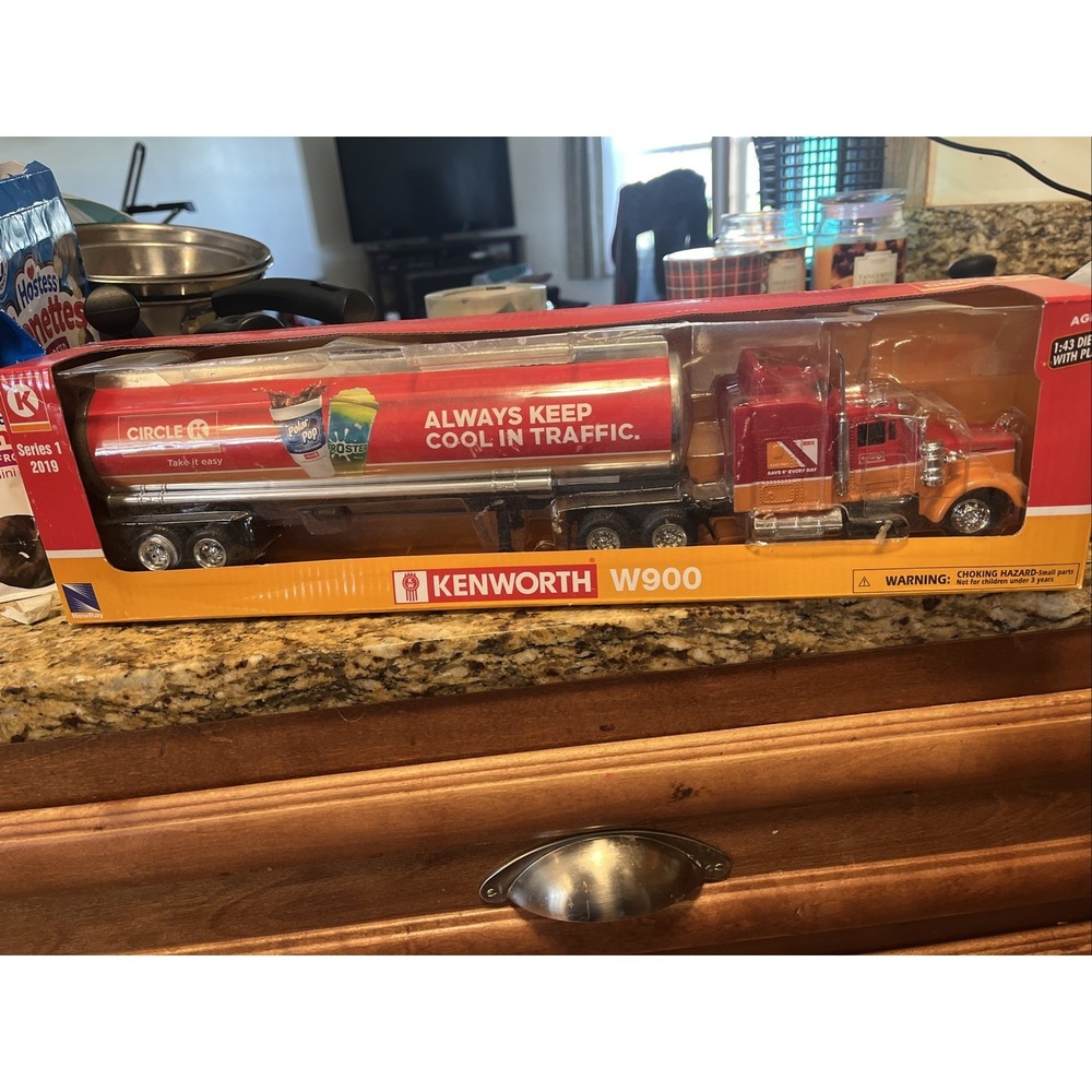 2019 Circle K  Tanker Truck Kenworth W900 1/43 Scale Series 1 New Ray